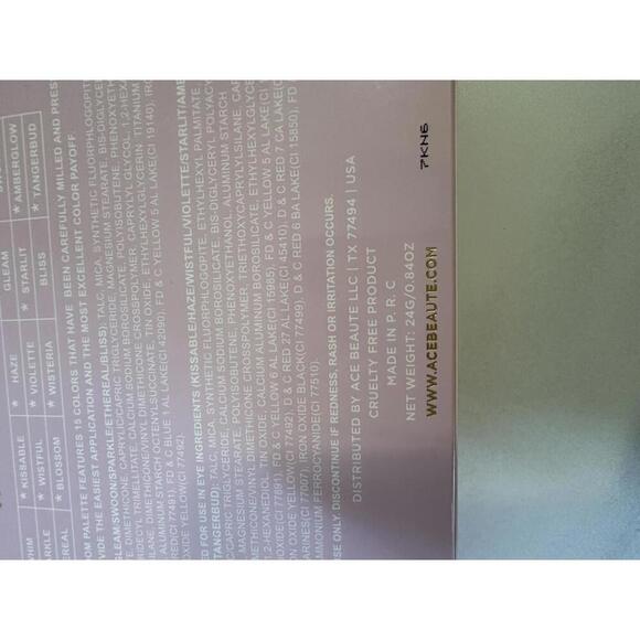 Ace Beaute Whimsical Bloom eyeshadow palette - Picture 5 of 6